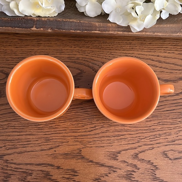 Fiesta HLC USA RETIRED TANGERINE 10 ounce coffee mugs with key hole handle - Picture 3 of 8